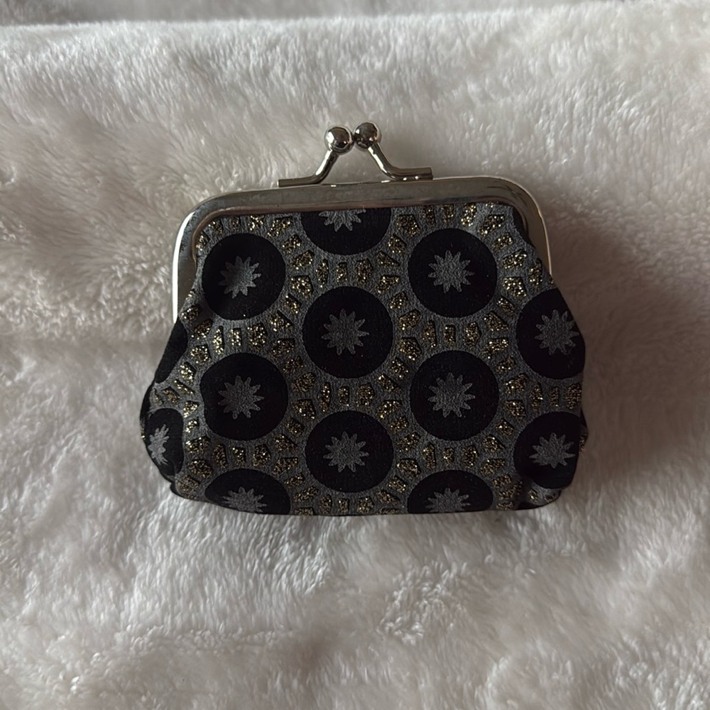 Kiss lock coin wallet black and gold